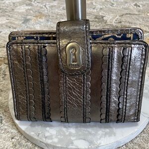 Fossil Key Per Silver Metallic Bifold Wallet